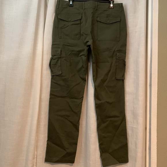 Amazon essentials Women’s Olive green cargo pants sz 33wx32l - Picture 2 of 8